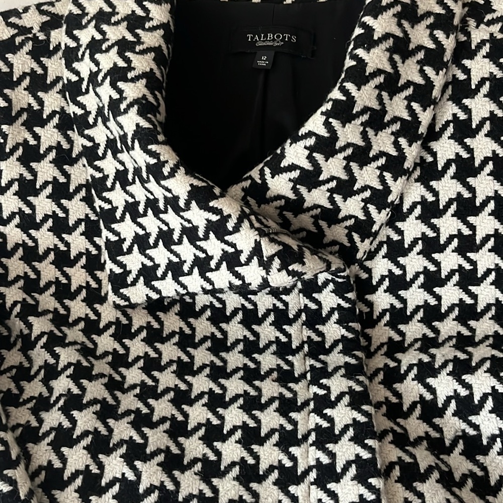 SALE🎁Talbots black and off white wool jacket/blazer in size 12. Very chic. - Picture 6 of 14